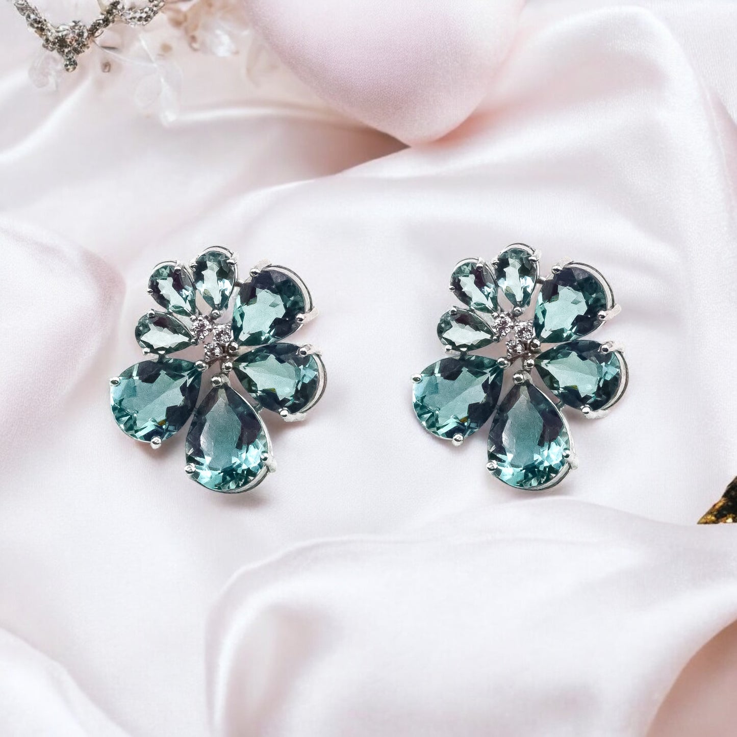 SEA BLUE BLOOM